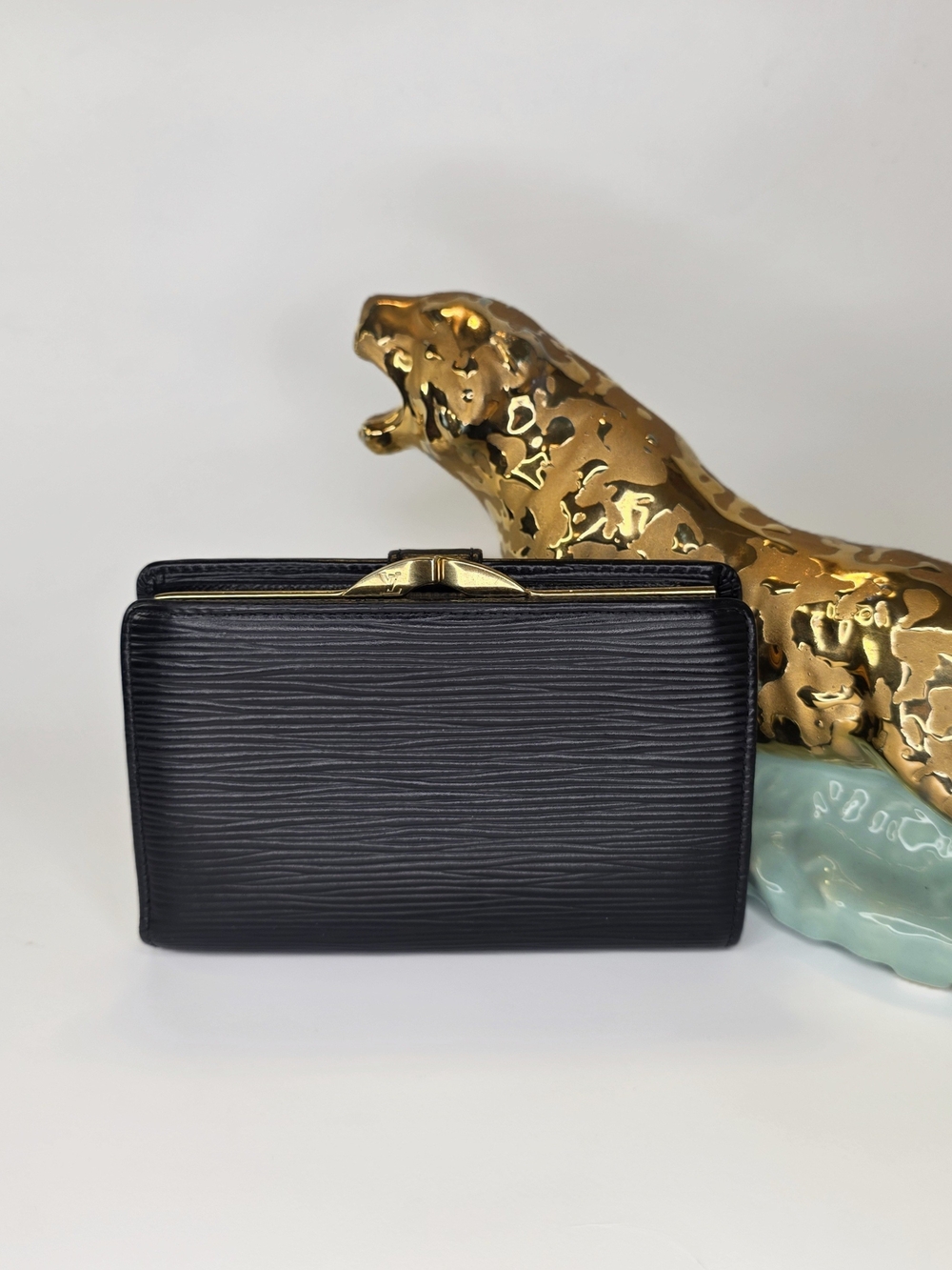 Louis Vuitton Black Epi Gold Kisslock Wallet ✨️ Authentic ✨️ GOOD Condition